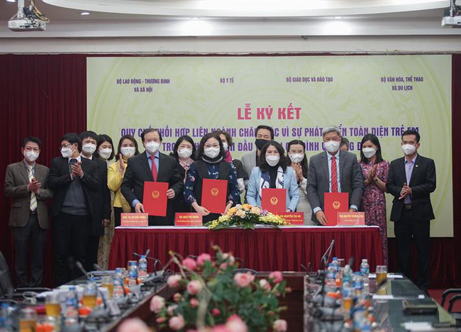 Phối hợp chăm sóc toàn diện trẻ em trong những năm đầu đời