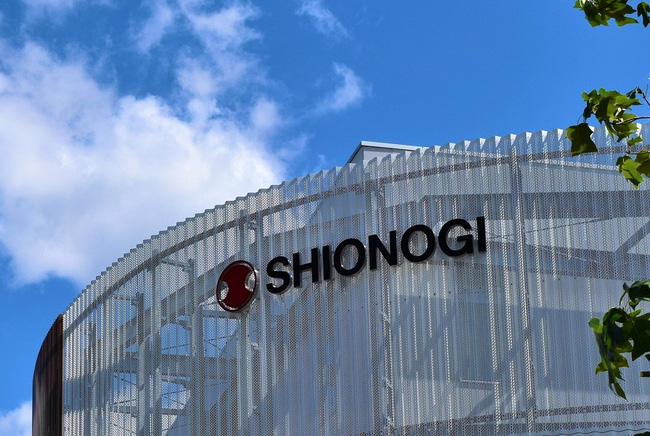 Nhật Bản xem xét cấp phép thuốc điều trị COVID-19 dạng uống