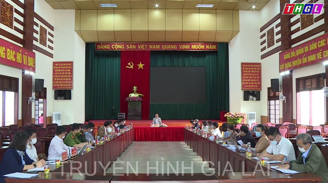 Phó Bí thư Thường trực Tỉnh ủy Châu Ngọc Tuấn làm việc với tập thể Ban Thường vụ Huyện ủy Chư Păh