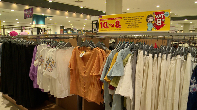 Nhiều doanh nghiệp còn lúng túng khi giảm thuế VAT về 8%