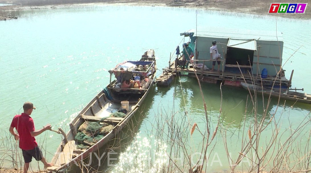Cần siết chặt công tác quản lý phương tiện thủy nội địa hoạt động tự phát tại Chư Păh