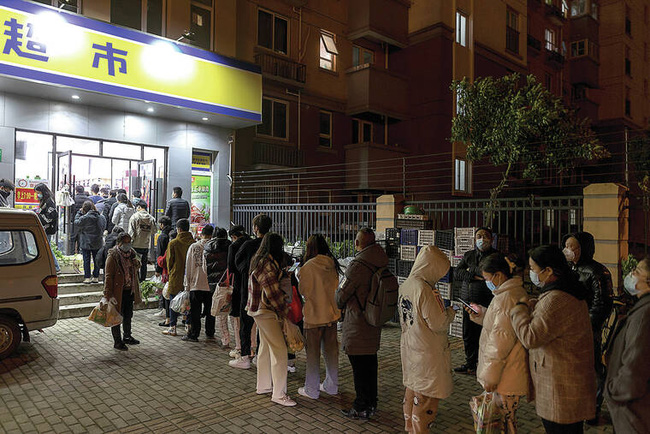 Phong tỏa từng phần thành phố Thượng Hải, người dân đang cố gắng thích nghi