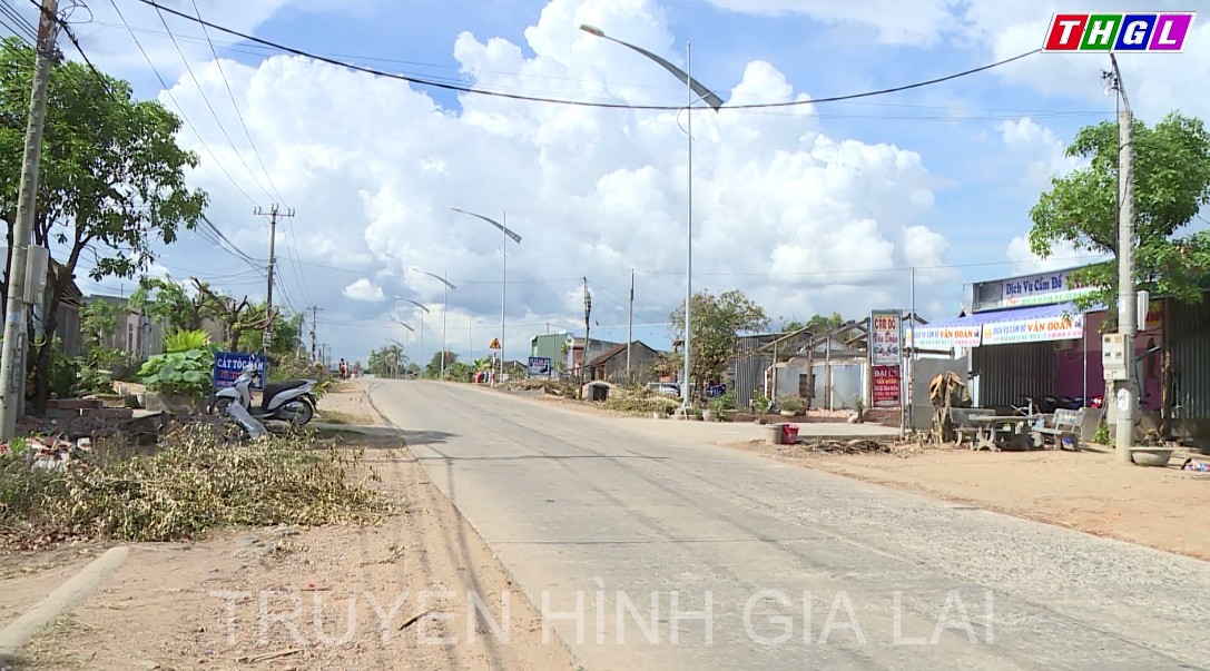 Kông Chro giải tỏa lấn chiếm hành lang an toàn giao thông