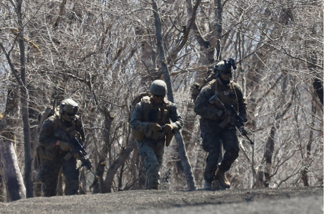 Mỹ – Nhật Bản lần đầu tiên tập trận chung tấn công đổ bộ từ trên không