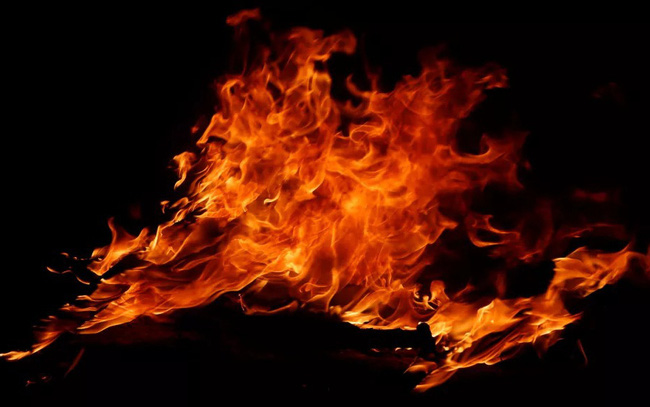 Tại sao ngọn lửa cháy lâu nhất thế giới có thể cháy 5.500 năm?