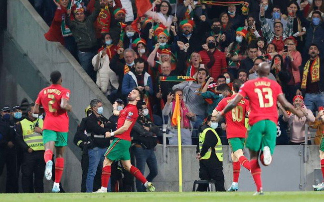 Bruno Fernandes lập cú đúp, Bồ Đào Nha giành quyền dự VCK World Cup 2022