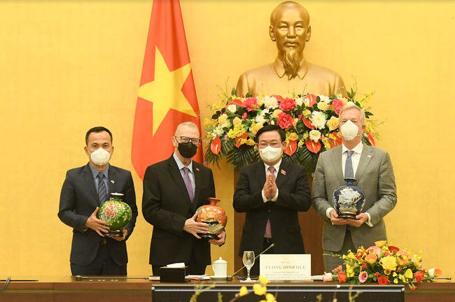 Chủ tịch Quốc hội Vương Đình Huệ:  Việt Nam luôn đồng hành, tạo mọi điều kiện thuận lợi cho doanh nghiệp Hoa Kỳ