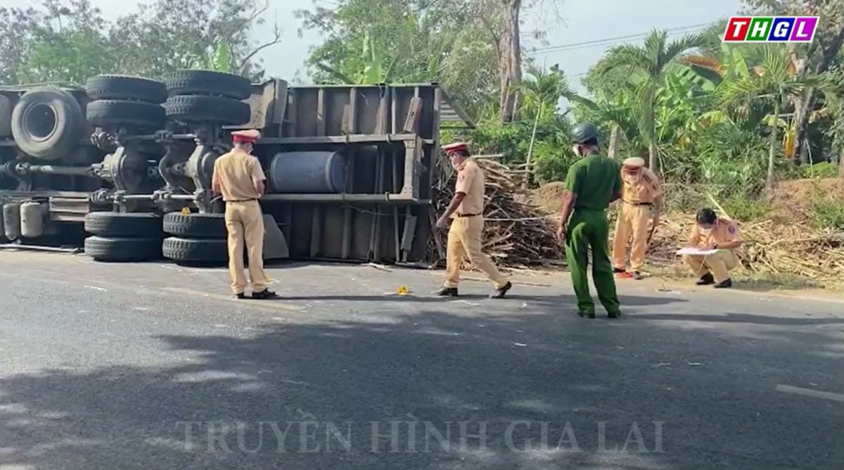 Ayun Pa: Xe tải chở mía va chạm xe công nông, 01 người tử vong tại chỗ