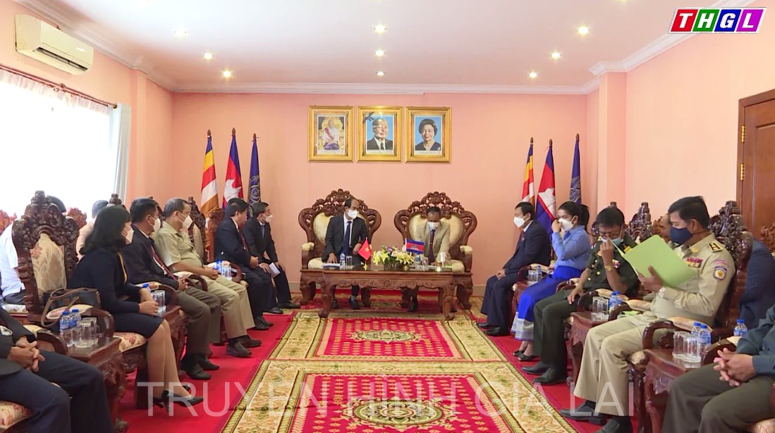 Đoàn lãnh đạo cấp cao tỉnh Gia Lai thăm, chúc Tết cổ truyền Chol Chnam Thmay tại tỉnh Stung Treng ( Vương quốc Campuchia)