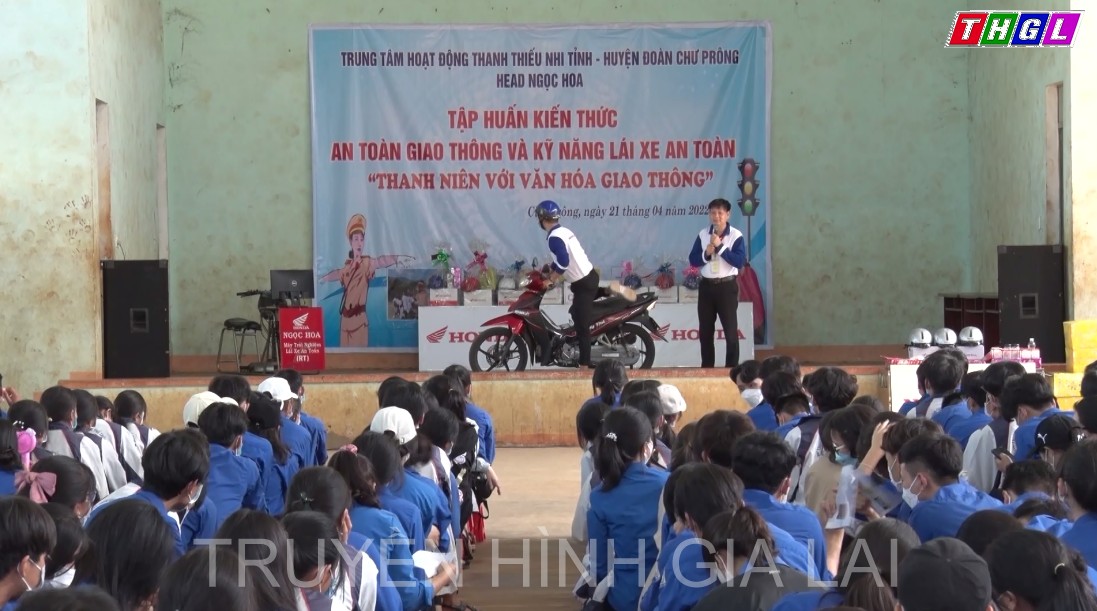 Tổ chức hoạt động tuyên truyền “Thanh niên với văn hóa giao thông”