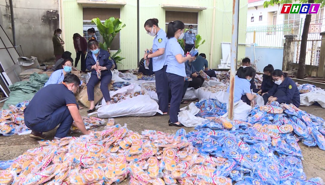 Tiêu hủy gần 3 nghìn 200 sản phẩm hàng hóa vi phạm