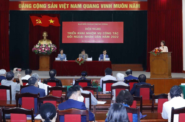 Đối ngoại nhân dân là một trong ba trụ cột trong nền ngoại giao Việt Nam