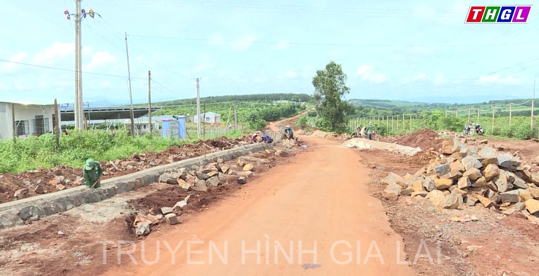Năm 2022, huyện Chư Prông phấn đấu kiên cố hóa thêm 27 km đường giao thông nông thôn