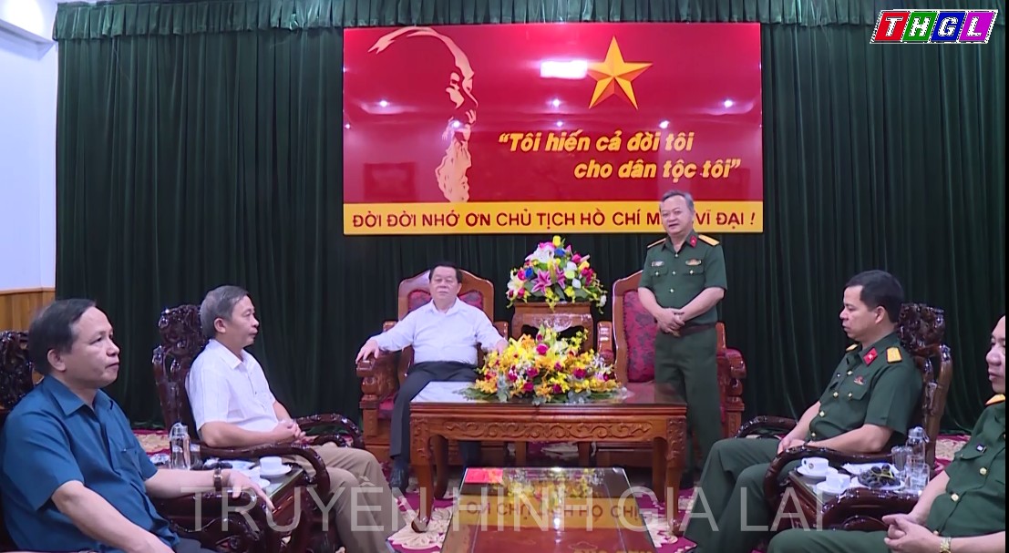 Đồng chí Trưởng Ban Tuyên giáo Trung ương làm việc tại Binh đoàn 15