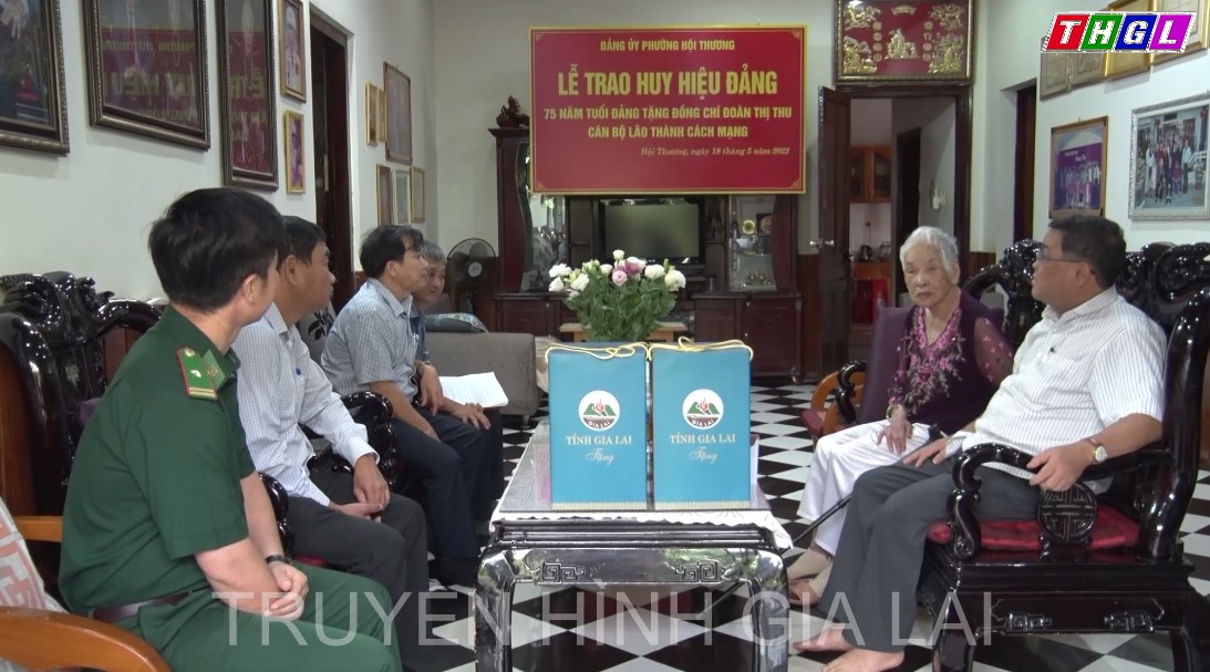 Đoàn đồng chí Phan Quang Thái đi thăm, tặng quà nhân Kỷ niệm 90 Ngày Thành lập tỉnh Gia Lai