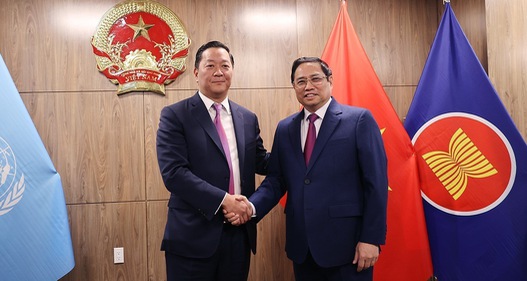 Thủ tướng Phạm Minh Chính tiếp, điện đàm với lãnh đạo các quỹ đầu tư, tập đoàn