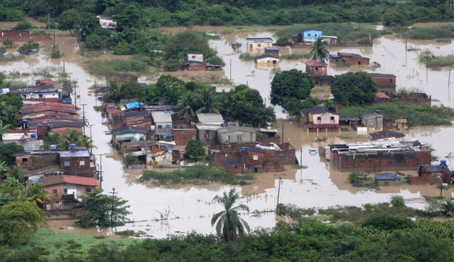 Số nạn nhân tử vong do bão ở Brazil tăng lên ít nhất 100 người