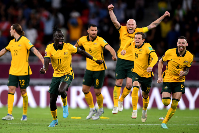 Thắng kịch tính trên loạt luân lưu, Australia giành vé dự World Cup 2022