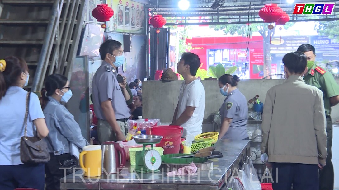 Kiểm tra đột xuất quán Bê thui Hương Sơn, TP. Pleiku