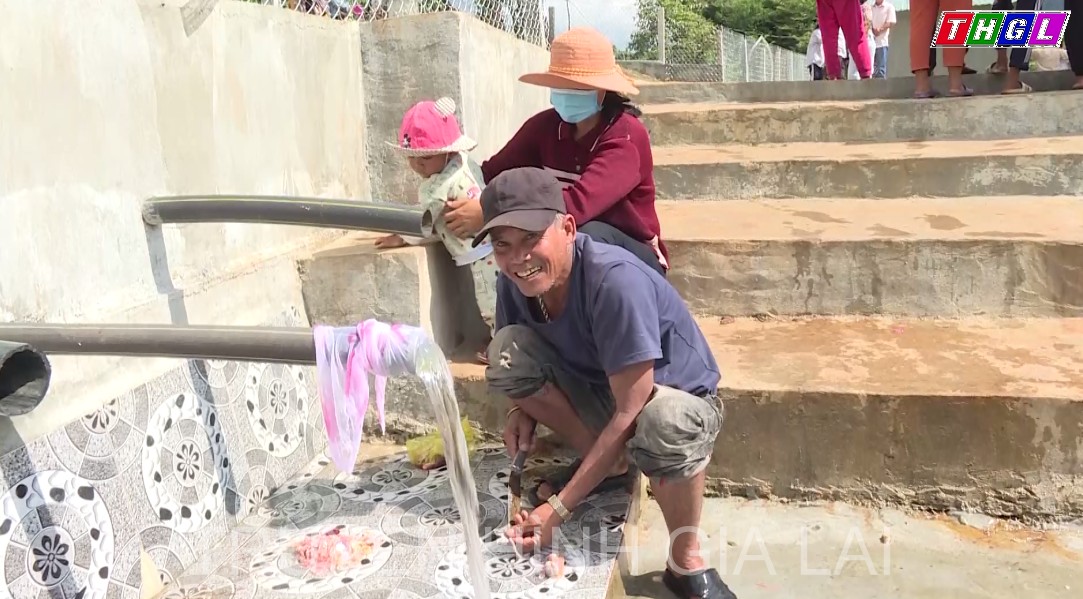 Chư Păh bàn giao công trình “giọt nước” tại làng Kách, xã Ia Khươl
