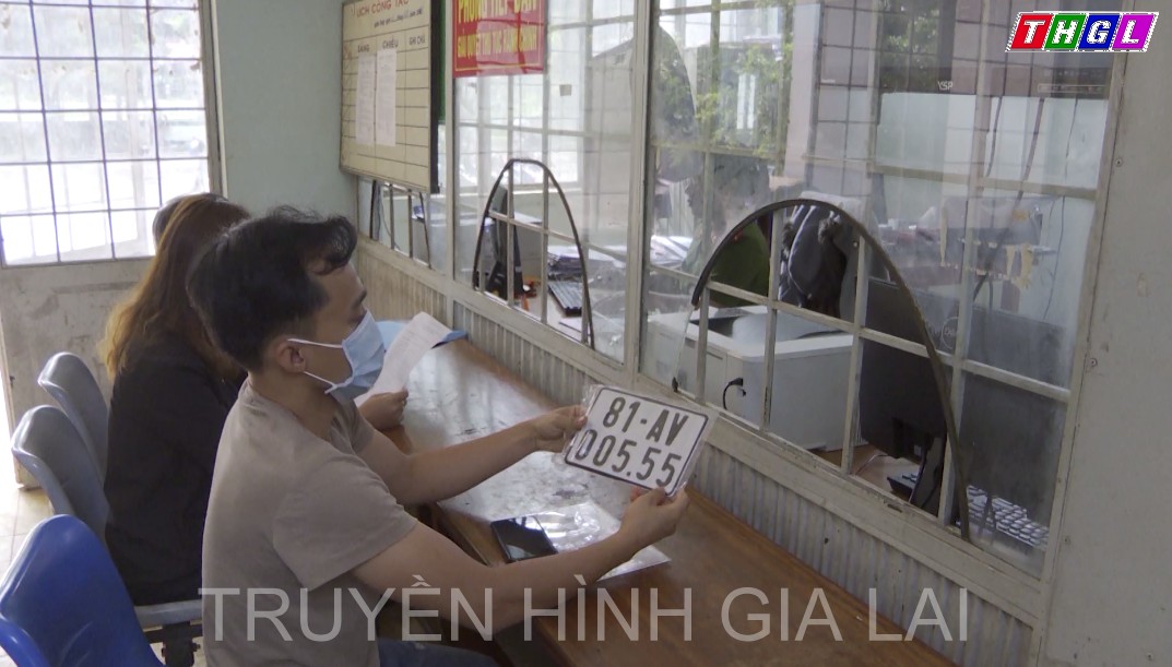 Chư Păh nâng cao hiệu quả công tác cấp biển số ô tô, gắn máy tại cơ sở