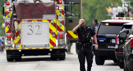 Xả súng tại lễ diễu hành Quốc khánh Mỹ, ít nhất 5 người thiệt mạng