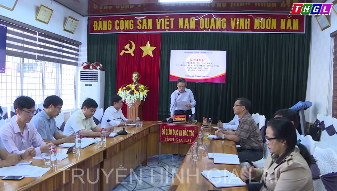 Bồi dưỡng giáo viên sử dụng sách giáo khoa lớp 7, lớp 10 năm học 2022-2023