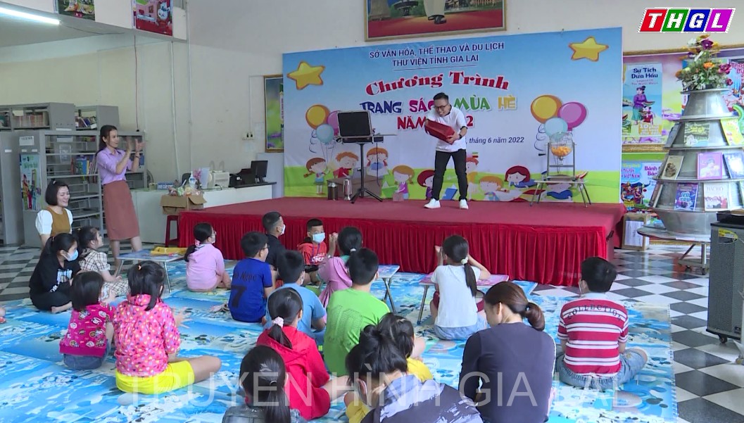 Thư viện tỉnh Gia Lai mở cửa tất cả các ngày trong tuần nhằm phục vụ nhu cầu đọc sách, giải trí của thanh thiếu niên