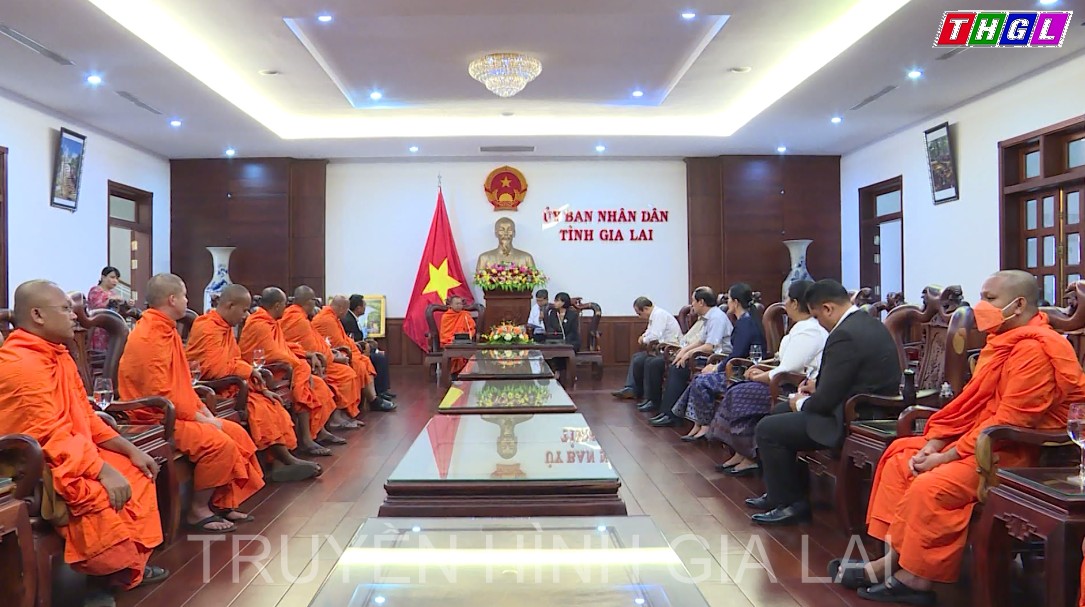 Lãnh đạo tỉnh Gia Lai tiếp xã giao Đoàn công tác Bộ Lễ nghi – Tôn giáo và Ban Trị sự Phật giáo tỉnh Ratanakiri, Vương quốc Campuchia