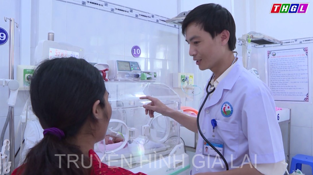 Bệnh viện Nhi Gia Lai nuôi dưỡng thành công bé gái sinh non 580g