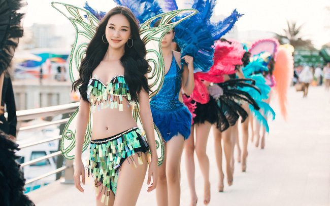 Thí sinh Miss World Vietnam 2022 “nóng bỏng” trong trang phục carnival