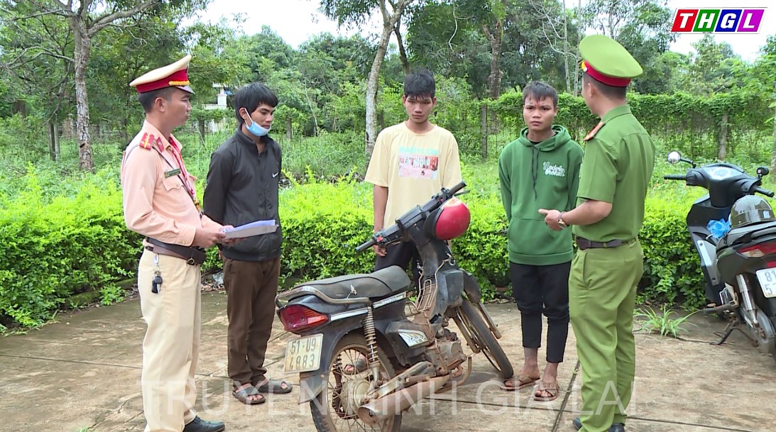 Công an huyện Chư Prông triển khai đồng bộ các giải pháp quyết tâm kiềm chế tai nạn giao thông