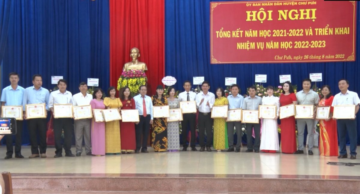 Chư Pưh: Hội nghị Tổng kết năm học 2021-2022, triển khai phương hướng, nhiệm vụ năm học 2022-2023.