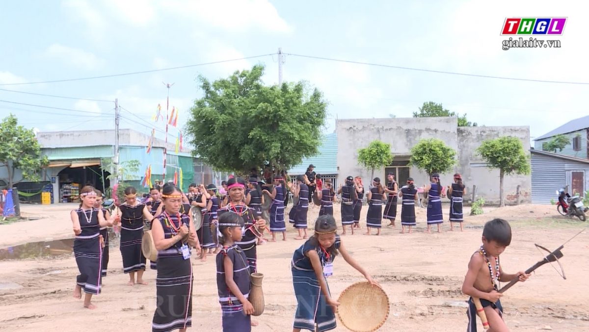 Ngân vang tiếng chiêng nữ làng Đêr Rơn