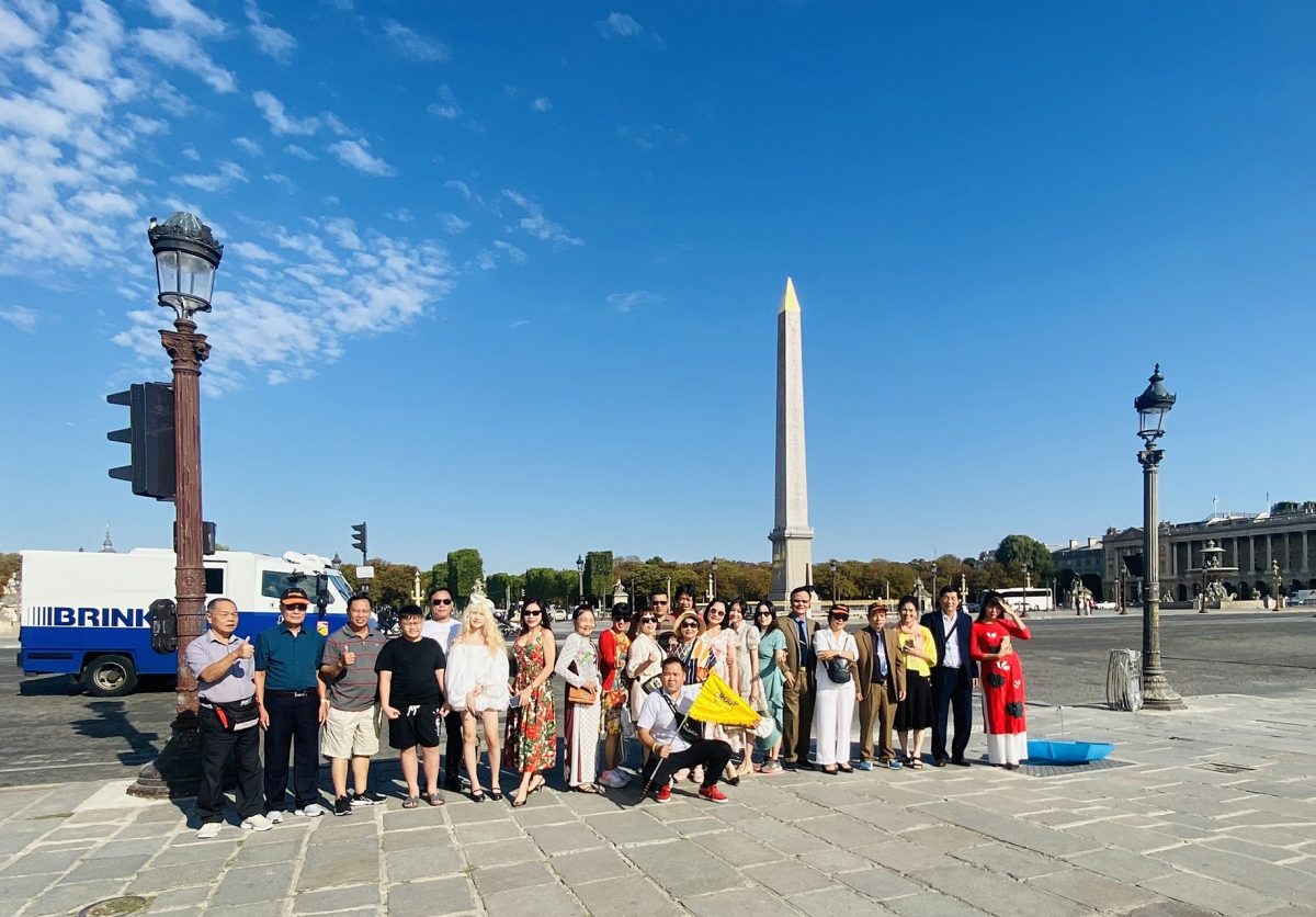 Nhiều nước không chấp nhận hộ chiếu mẫu mới, tour châu Âu thấp thỏm lo sợ