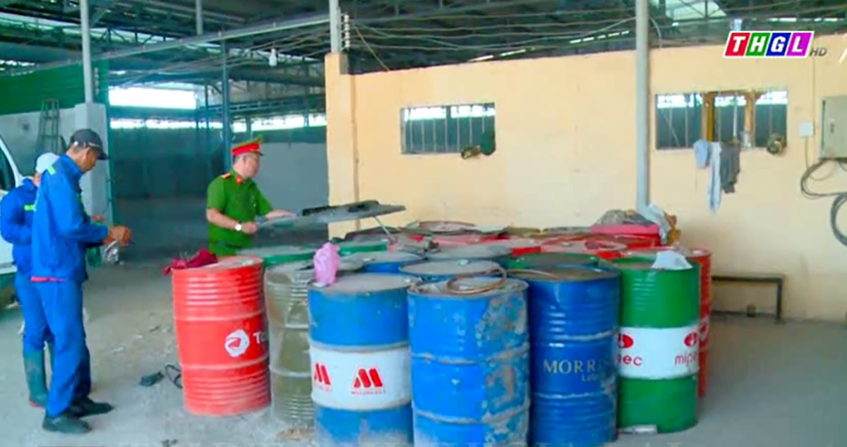 Khánh Hòa: Tiêu hủy hơn 8 nghìn lít xăng, dầu không rõ nguồn gốc