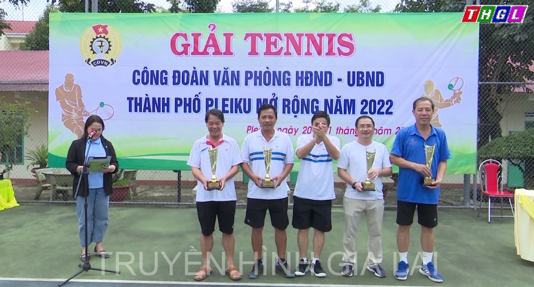 Sôi nổi giải quần vợt công đoàn Văn phòng HĐND-UBND TP. Pleiku