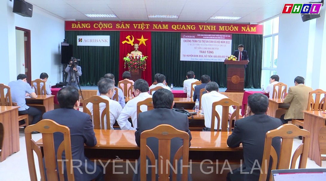 Ngân hàng Nông nghiệp &PTNT Chi nhánh Đông Gia Lai trao tặng 6 tỷ đồng an sinh xã hội