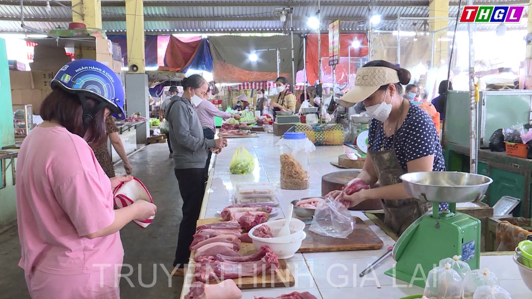 Thịt heo bán tại chợ tăng theo giá heo hơi – Sức mua giảm