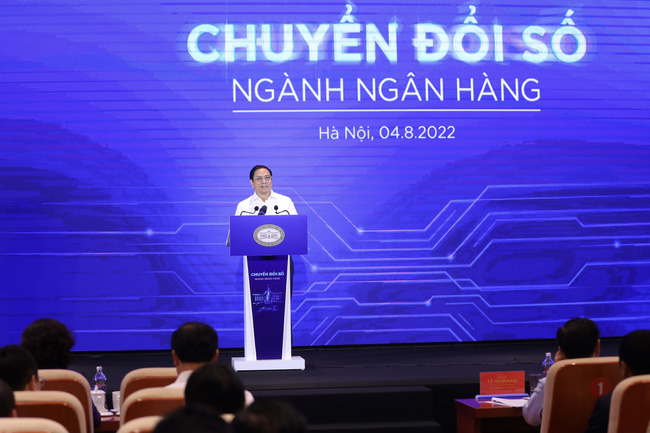 Thủ tướng: Ngành ngân hàng giữ vững ngọn cờ tiên phong trong chuyển đổi số để toàn dân tham gia, toàn dân hưởng lợi