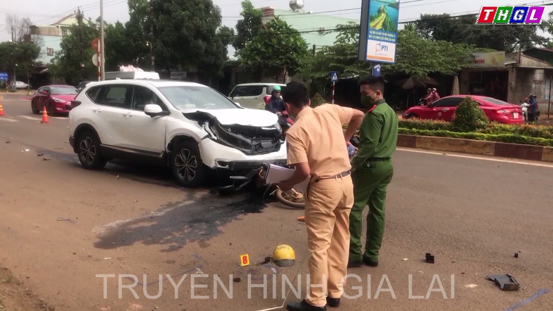 Tai nạn giao thông rất nghiêm trọng xảy ra trên đường Lê Duẩn – thành phố Pleiku khiến 3 thiếu niên là anh em ruột trong gia đình thương vong