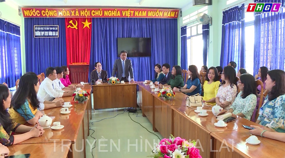 Bí thư Tỉnh ủy Hồ Văn Niên, thăm, làm việc với Trường THPT Dân tộc Nội trú Đông Gia Lai