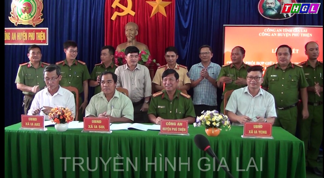 Ký kết quy chế phối hợp đảm bảo trật tự ATGT giữa Công an huyện Phú Thiện với UBND các xã, thị trấn có tuyến tỉnh lộ 662B đi qua