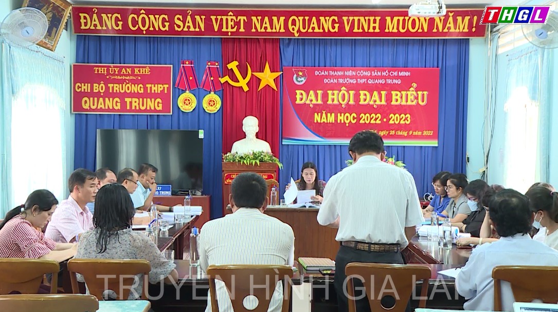 Ban Văn hóa – Xã hội, Hội đồng Nhân dân tỉnh khảo sát về việc thu chi các khoản thu ngoài học phí  tại trường THPT Quang Trung-thị xã An Khê