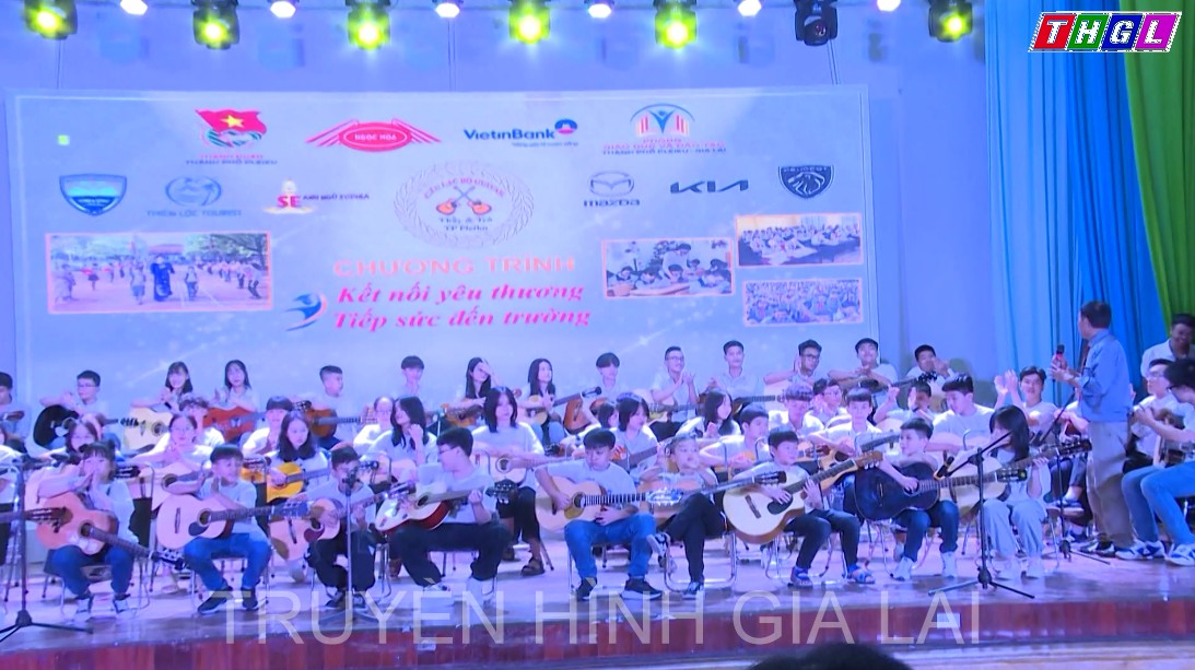 Đêm nhạc “Kết nối yêu thương – Tiếp bước đến trường”