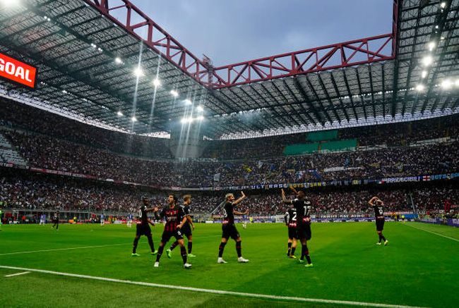 AC Milan ngược dòng ngoạn mục trong trận derby với Inter