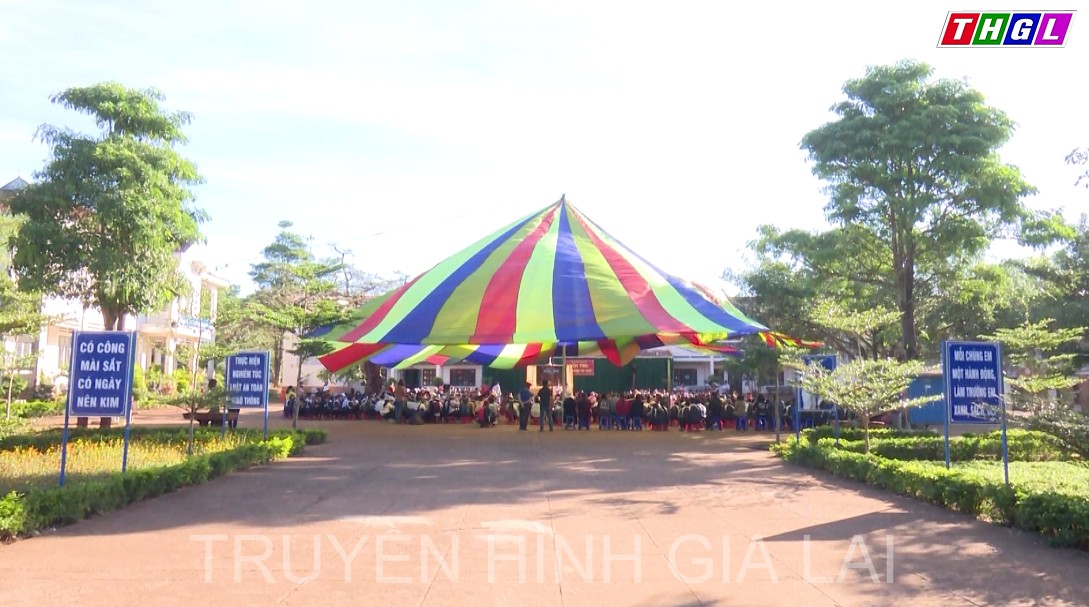 Học sinh các cấp của huyện Đak Đoa hân hoan bước vào năm học mới