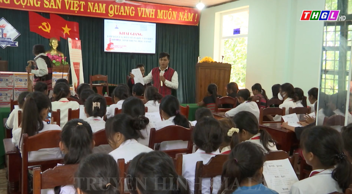 Quảng Trị đưa dân ca, dân vũ Vân Kiều vào trường học