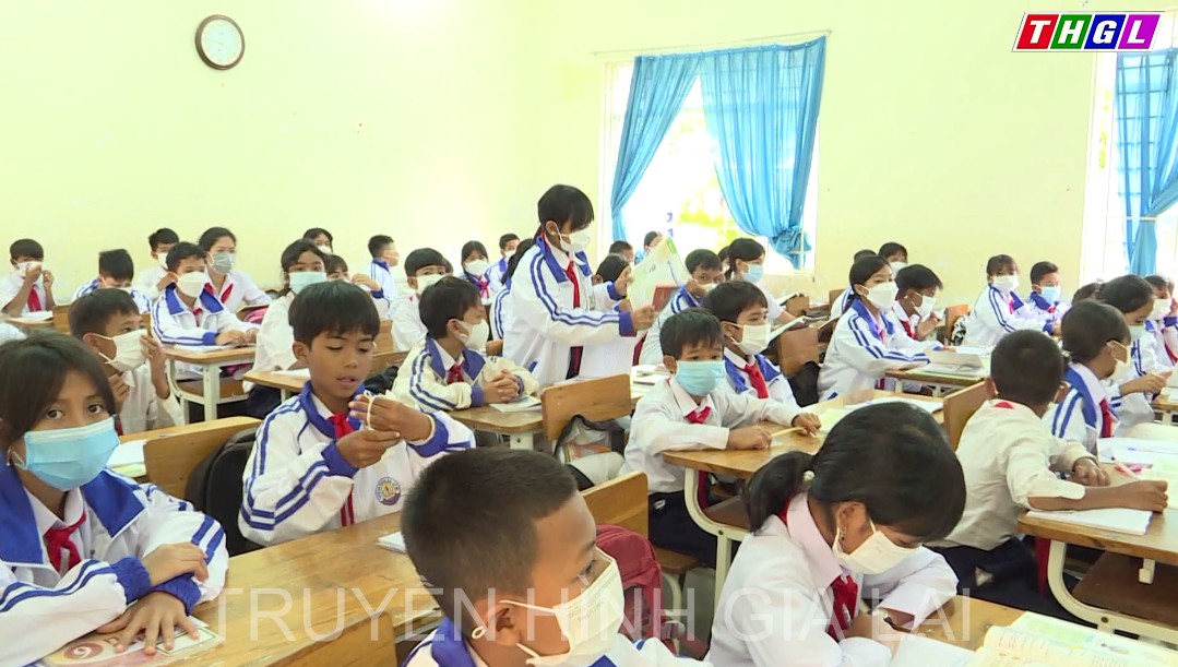 Nhiều trường học vùng ven TP. Pleiku khó khăn trong phát triển BHYT học sinh