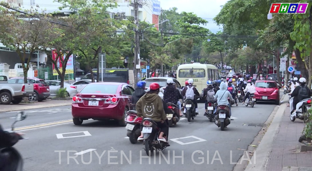Ngăn chặn tình trạng học sinh đi xe phân khối lớn: Cần sự chung tay của gia đình, nhà trường, xã hội